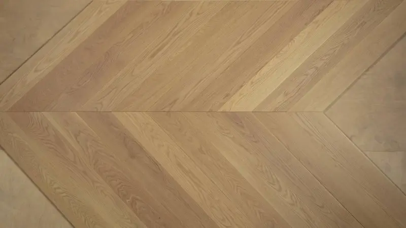 Vidar Engineered Hardwood American Oak Chevron Honey Wheat Select & Better 5" - 3/4"