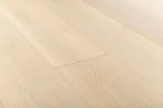 Grandeur Flooring Engineered Hardwood Regal Plus Burgundy 7-1/2" - 3/4"